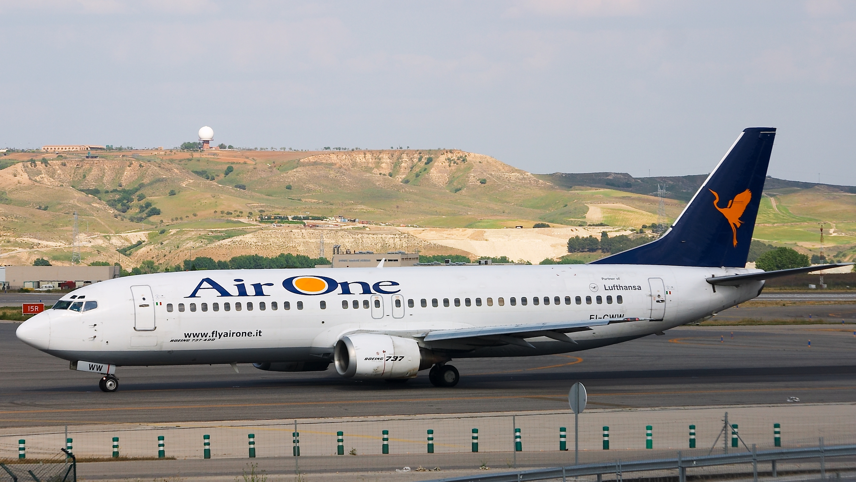 Самолет 1.20 1. Boeing 737 Classic. Авиакомпания Аироне Италия. Боинг 737 Air Moldova. Air one самолет.